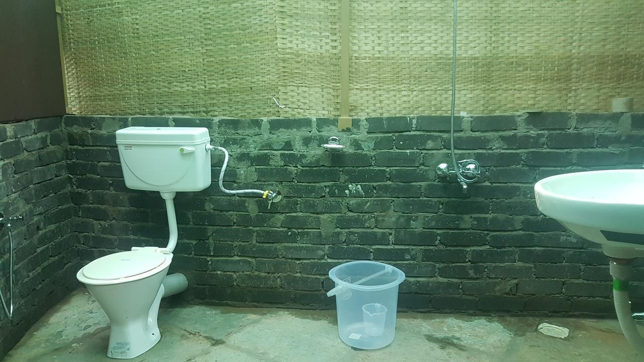 Curlies Zulu Land Hostel Anjuna Exterior photo