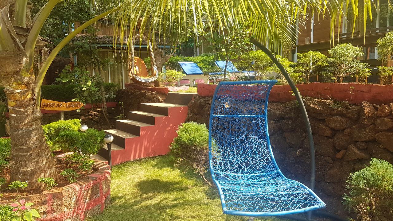 Curlies Zulu Land Hostel Anjuna Exterior photo
