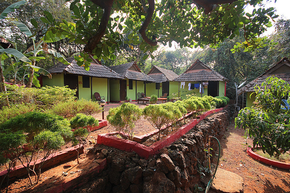 Curlies Zulu Land Hostel Anjuna Exterior photo